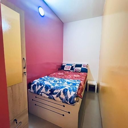 Appartement Moon Backpackers Burjman Exit 2, Family Partitions, Loft Partitions, à Dubaï Extérieur photo