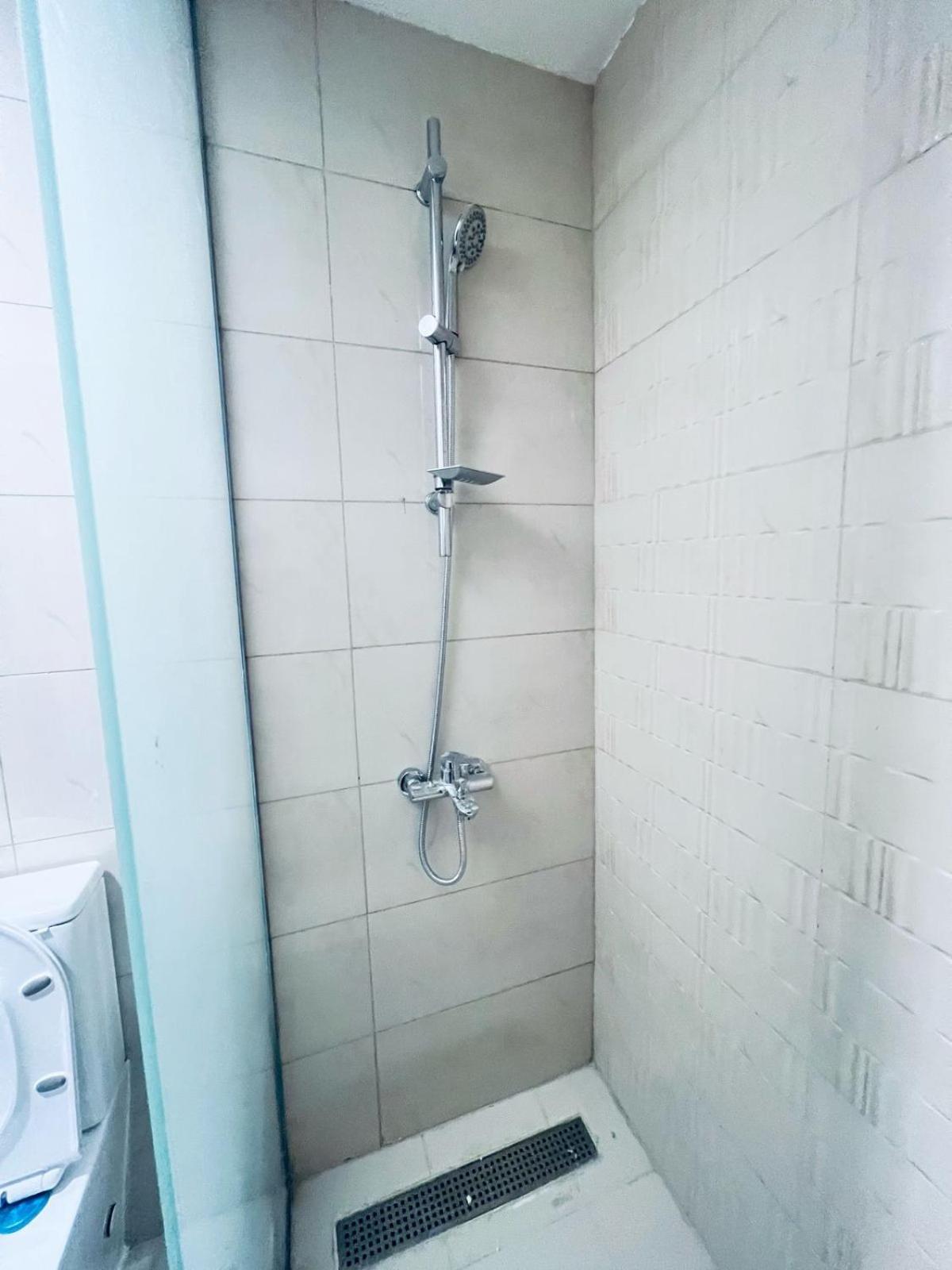 Appartement Moon Backpackers Burjman Exit 2, Family Partitions, Loft Partitions, à Dubaï Extérieur photo