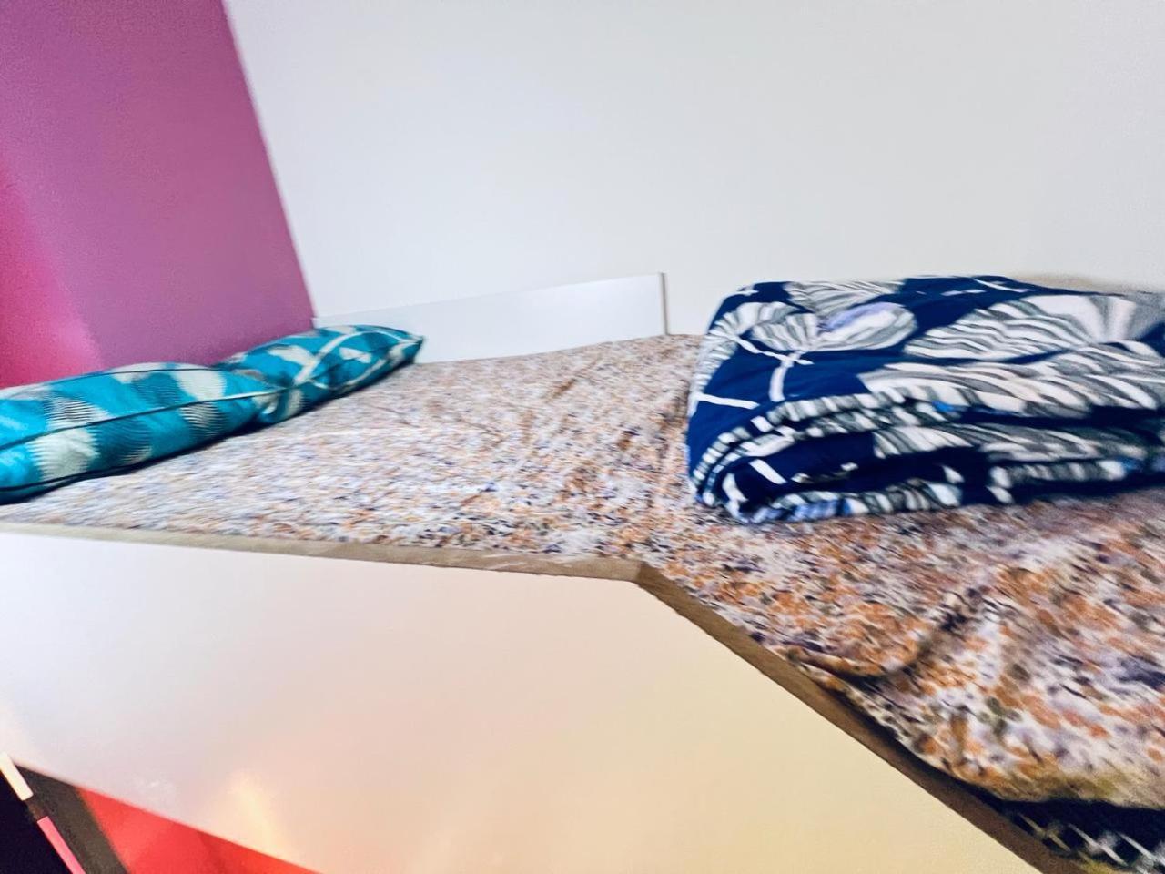 Appartement Moon Backpackers Burjman Exit 2, Family Partitions, Loft Partitions, à Dubaï Extérieur photo