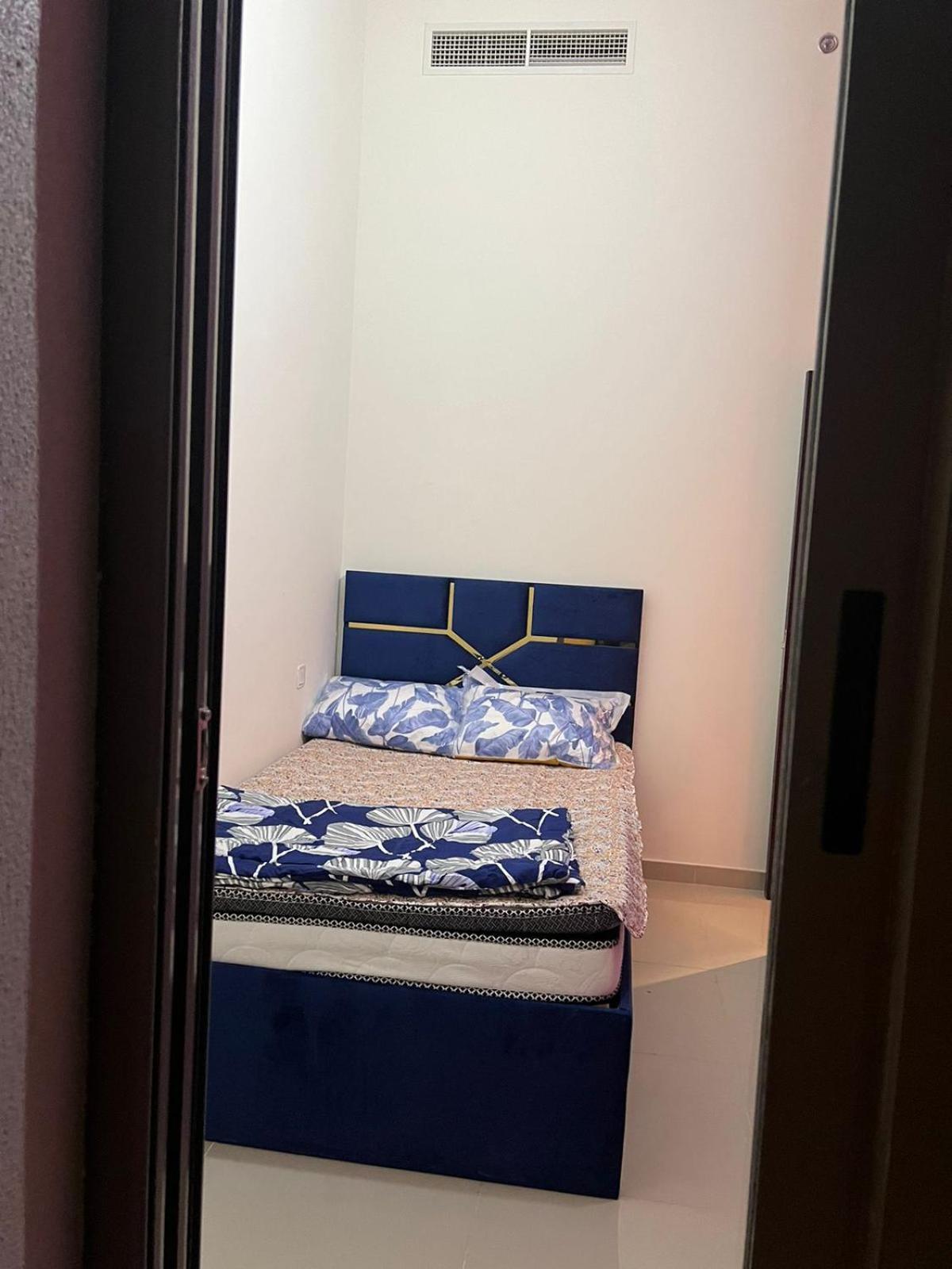 Appartement Moon Backpackers Burjman Exit 2, Family Partitions, Loft Partitions, à Dubaï Extérieur photo