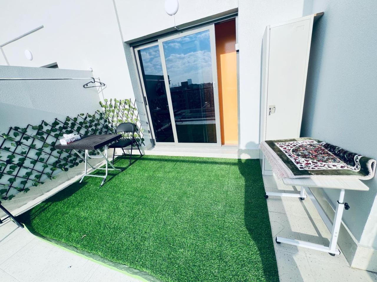 Appartement Moon Backpackers Burjman Exit 2, Family Partitions, Loft Partitions, à Dubaï Extérieur photo
